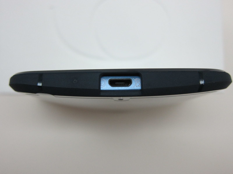 Spigen Nexus 6 Case Ultra Hybrid - With Nexus 6 - Bottom
