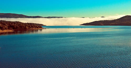 lake water clouds rural 35mm canon landscape agua antique crossprocess dream pantano nubes córdoba montañas canon600d navallana