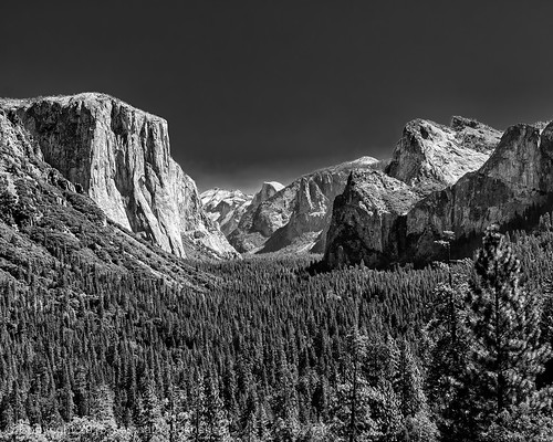 Yosemite Valley through Tunnel View | Yosemite National Park, CA | September, 2014  by Somnath Mukherjee Photoghaphy