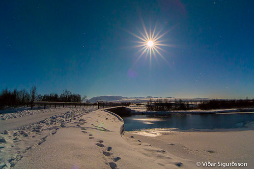 winter moon snow iceland nationalpark thingvellir þingvellir snjór vetur distagont2821 canon5dmarkiii