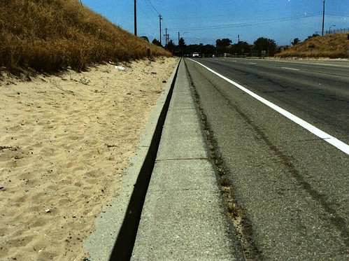 vanishing summerday california santamaria bluesky curb summer pavement street mamiya m645 expiredfilm agfacolor xps160