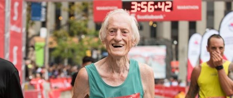 Fenomén! Ed Whitlock v 85 letech zaběhl maraton pod 4 hodiny