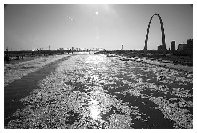 Mississippi Ice Arch 2015-01-10 1