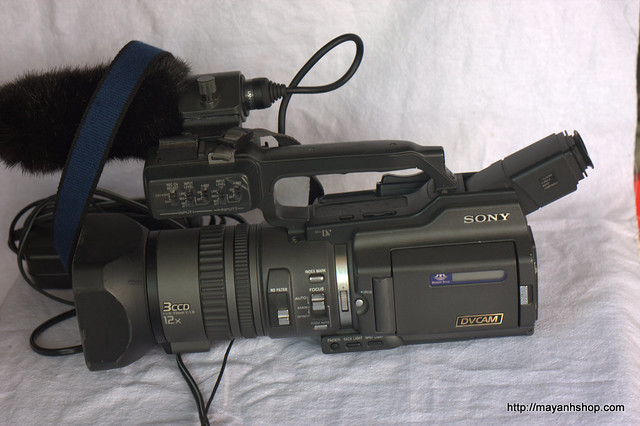 Máy quay phim chuyên nghiệp SONY PD150