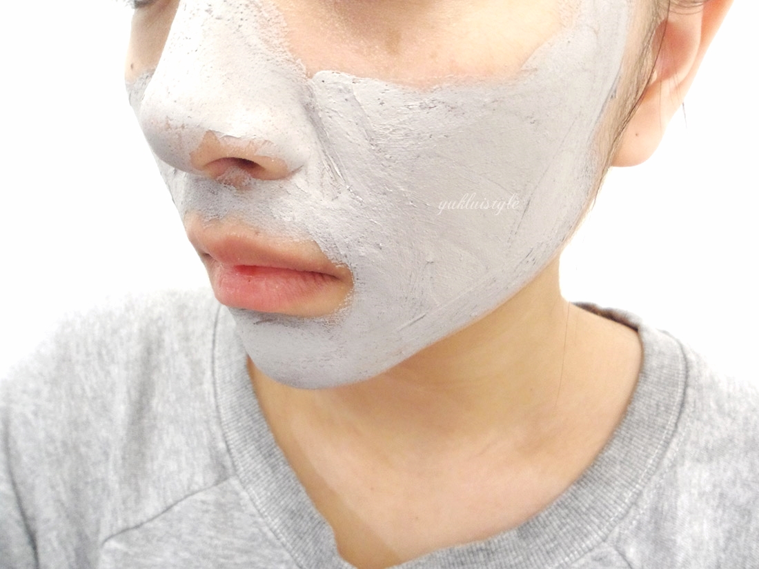 Innisfree Super Volcanic Pore Clay Mask review and swatch