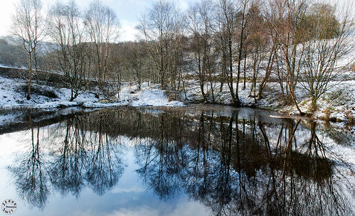 uk winter england snow reflection europe december bradford britain yorkshire 2014 leemingreservoir samsungnx20