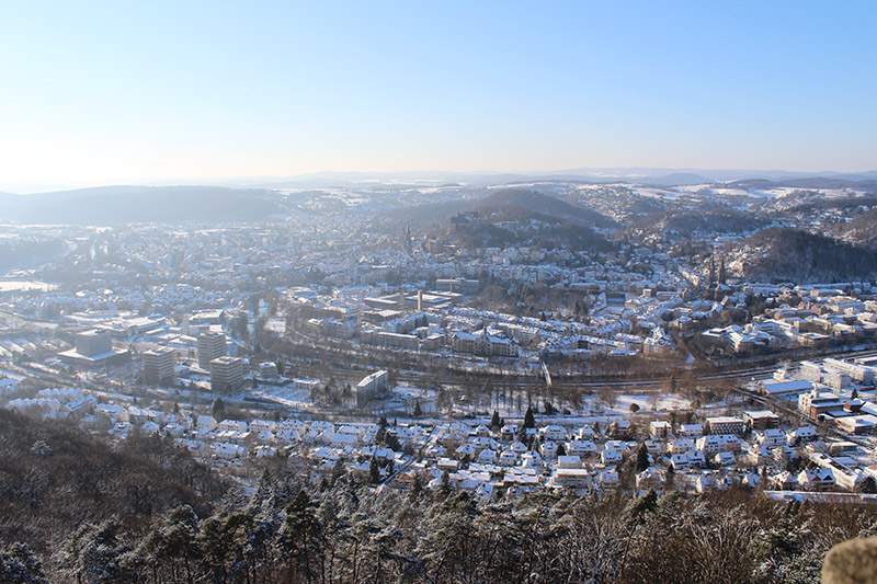 Blick auf das winterliche Marburg von Spiegelslust
