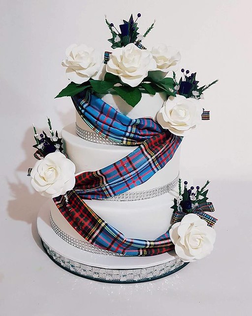 Scottish Wedding Cake by Cassie Kennedy of Life is sweet