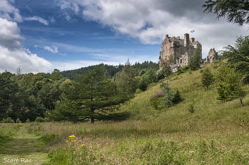 uk summer castle scotland peebles neidpath scottishborders neidpathcastle