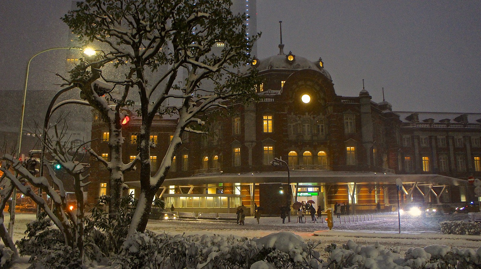 Tokyo Station in the snow