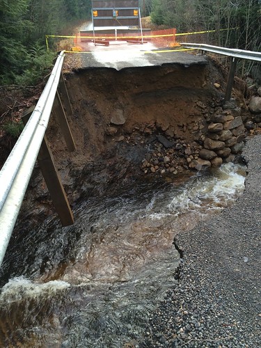 road bridge flooding lunenburg 2014 fllod december11 bruhm