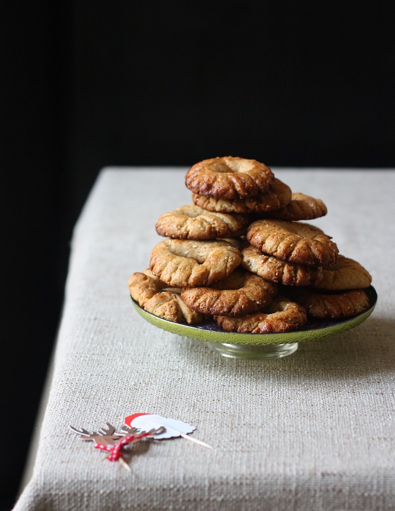 Ka'ak-Seasame Fennel Cookies