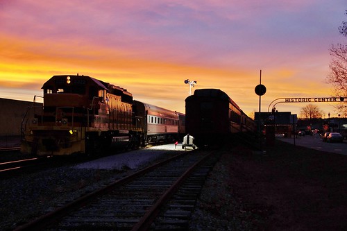 sunset ohio museum train display central depot passenger 121114 sd402 dennison 3322 ohcr
