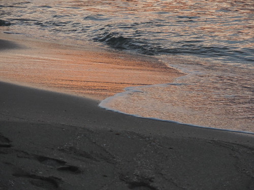 light sunset sea sun reflection beach wet water sand tramonto mare wave sole acqua spiaggia footprint luce sabbia onda riflesso orma bagnata rdpic nikonp520