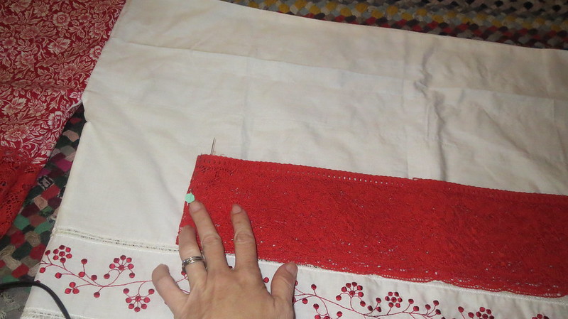 fold lace in fourth and use pins to mark