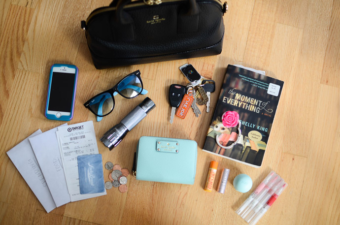 whats-in-my-bag-1