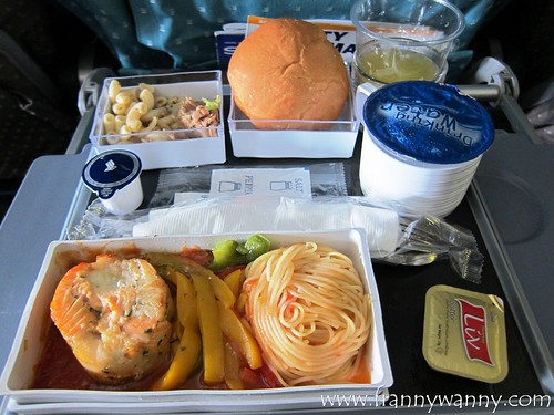 Onboard Singapore Airlines (Singapore - Manila - Singapore)