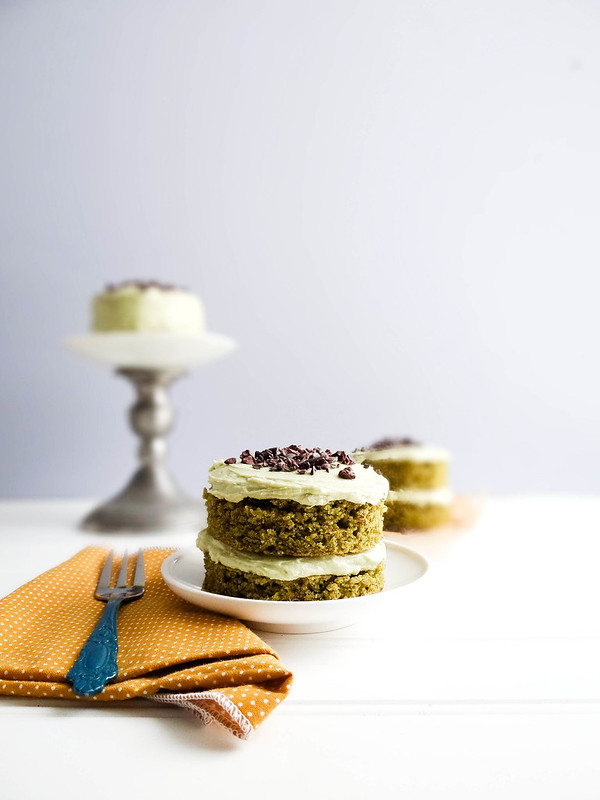 Mini Moringa Cakes // Matcha Frosted