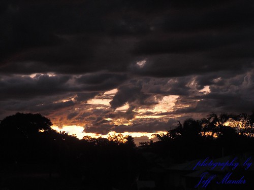 blue sunset sky storm clouds nikon palmtrees bundaberg p520