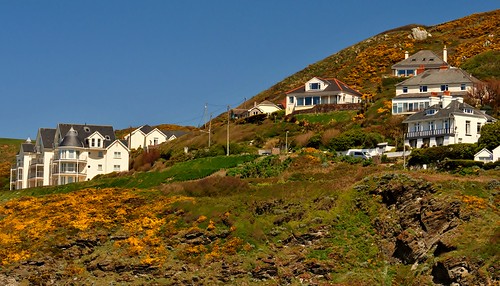 houses rocks scenic hills gorse builldings mortehoe