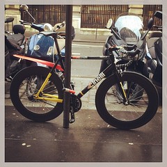 Flashiest bike I ran across on this Paris trip. 
