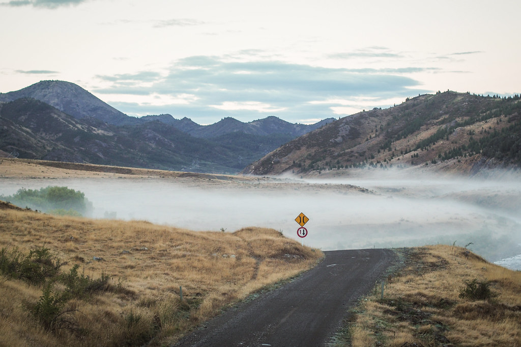 Tophouse Road next to Clarence River, Molesworth Muster Trail, New Zealand