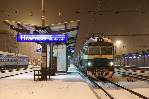 snow station night czech platform picture railway na moravia ceske elektricka drahy hranice jednotka moravě pantograf