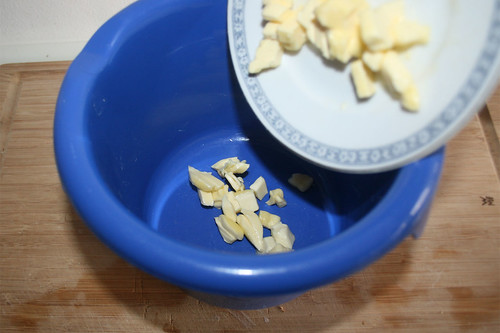 22 - Butter in Schüssel geben / Add butter to bowl