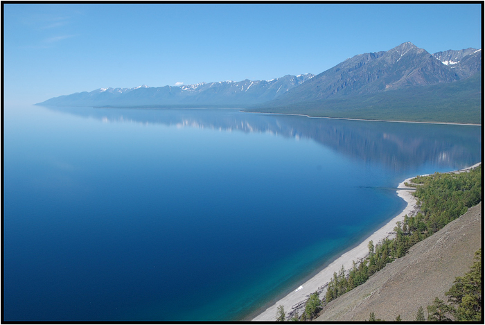 Какое самое глубокое озеро европы. Самое глубокое и чистое озеро России. Самое чистое озеро России 2022. В Геленджике глубокое озеро. Цвет глубокого озера.