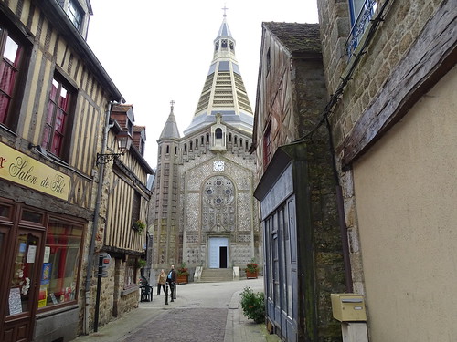 france architecture normandie domfront orne