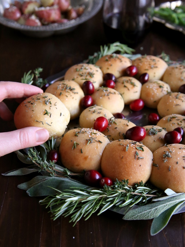Herb Dinner Roll Wreath - a perfect holiday centerpiece! From completelydelicious.com