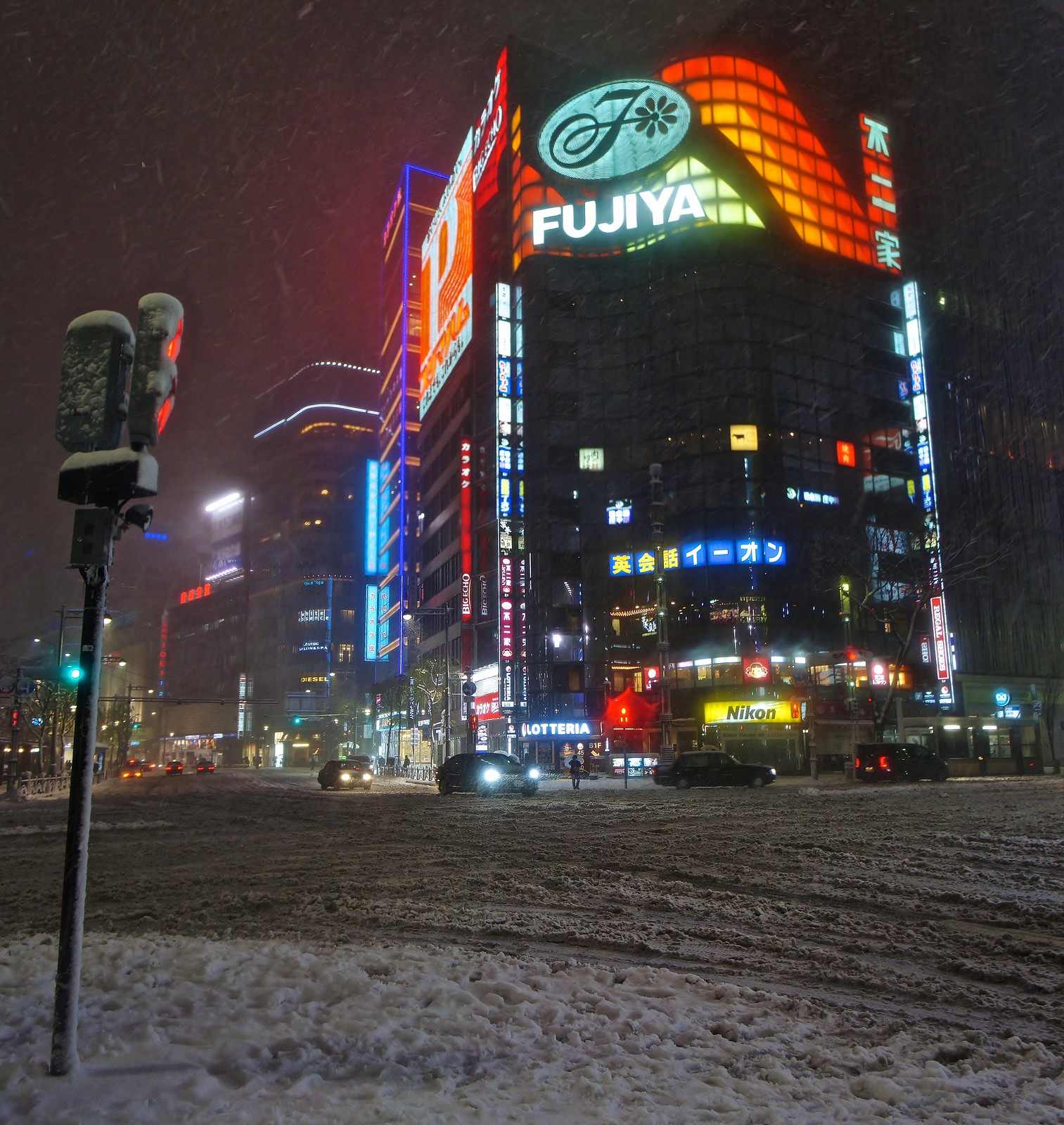 FUJIYA square Ginza in snow