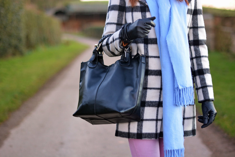 Winter style: Black and white checked coat, blue scarf, pink skinnies