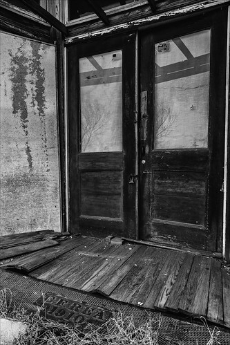 door bw building abandoned monochrome blackwhite store downtown texas unitedstates 1910 shiro dilapidated cfrea