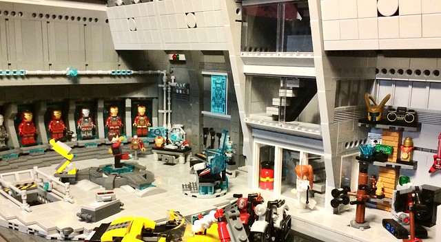 Final version - LEGO Tony Stark's Workshop/Malibu Mansion