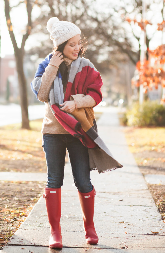 cute & little blog | petite fashion #maternity #bumpstyle #thirdtrimester | colorblock scarf, pompom beanie, red hunter tour boots | fall winter outfit