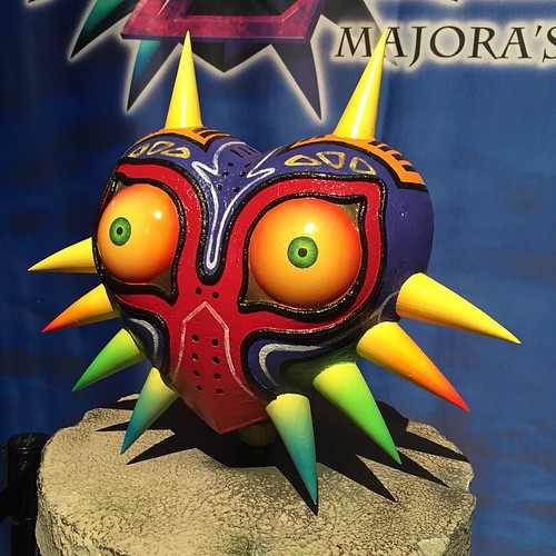 The Majora's mask replica by @likovacs was absolutely BEAUTIFUL in person! #takemymoney #PAXSouth #PAXSoufSC