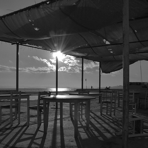 sea sun white black abandoned grey amazing view shades greece piraeus ελλάδα θάλασσα λευκό μαύρο θέα εγκαταλελειμμένο γκρί πειραιάσ ήλιοσ σκιέσ θαυμάσια
