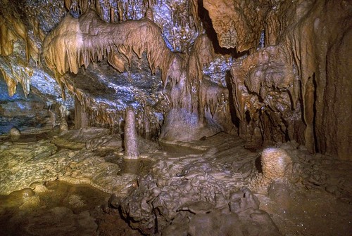 royal victoria limestone cave stalactites stalagmites devonian royalcave buchancaves
