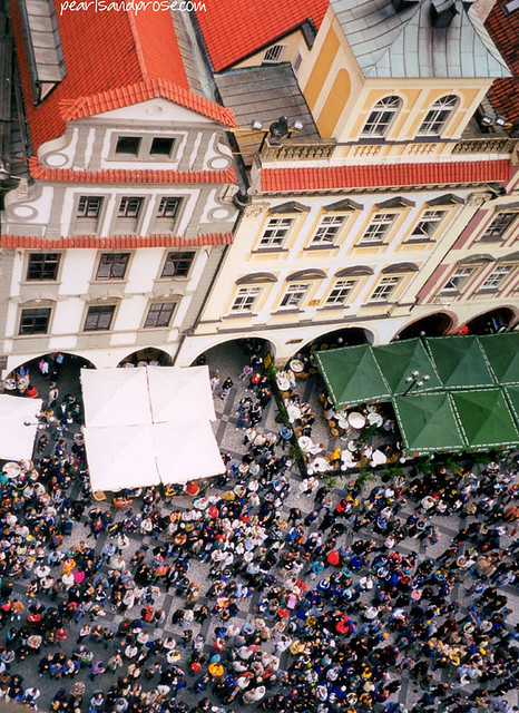 old_town_crowd_web
