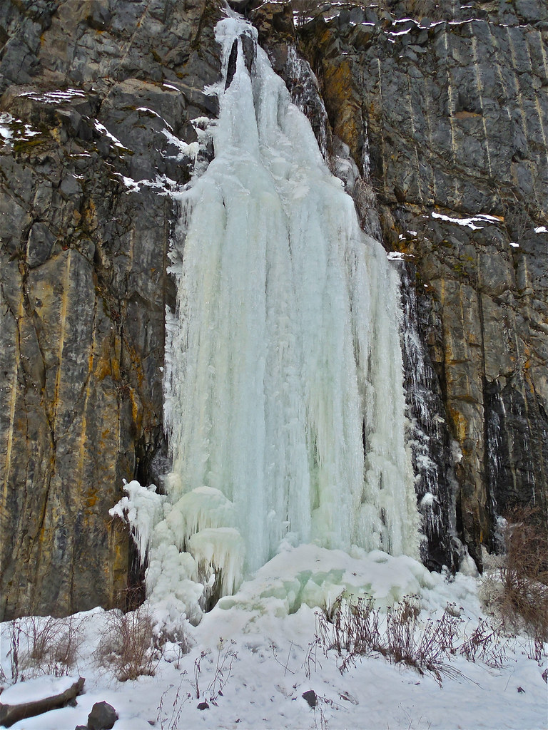 Waterfall of ice