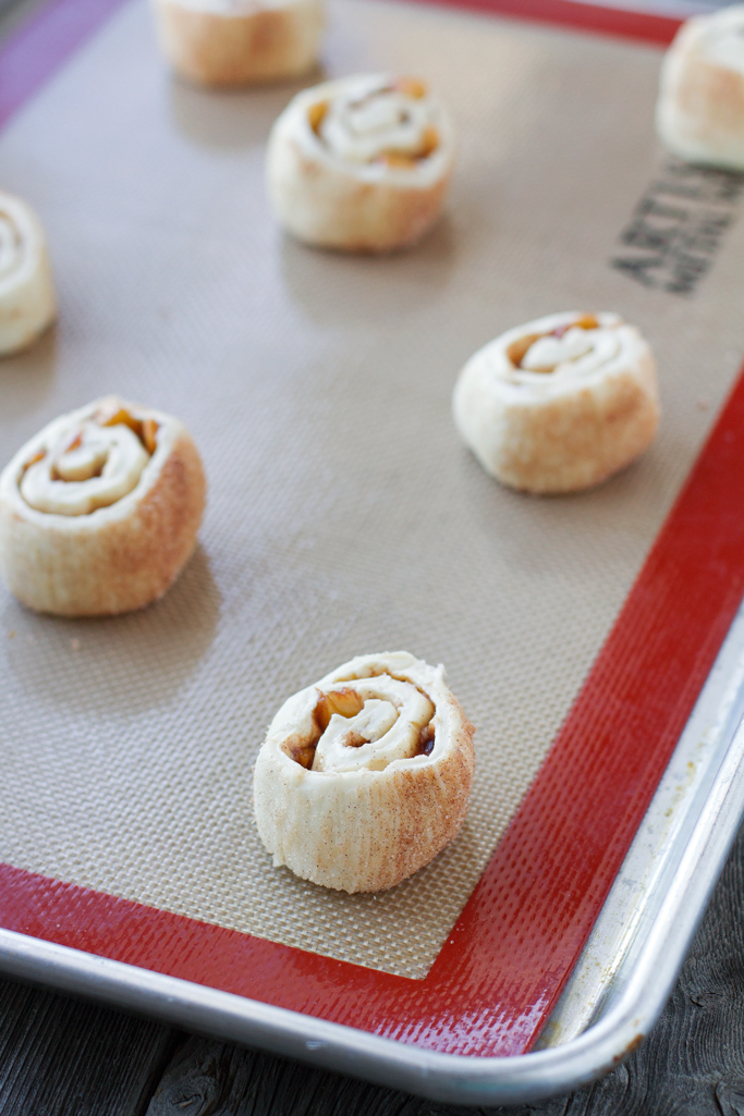 Apple & Goat Cheese Puff Pastry Pinwheels - loaded with creamy goat cheese and sweet cinnamon apple for the most delicious puff pastry appetizers! #appetizers #cinnamonapple #puffpastry #pinwheels | littlespicejar.com