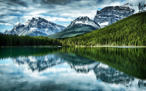 lake canada mountains landscape alberta waterfowllake canadianrockies jeffclowphototours