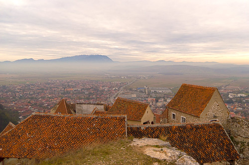 mist mountains citadel tags romania nikond3200 tamron1750mm tamronspaf1750mm râșnov potd:country=gb râșnovcitadel