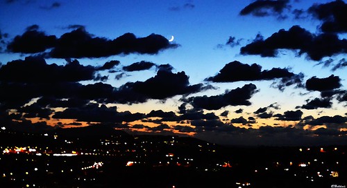 sunset italy moon colors night clouds painting evening nikon italia tramonto nuvole campania luna crescent oil napoli naples quarto tramonti colori notte sera mezzaluna olio campi pittura flegrei 2013 d3100