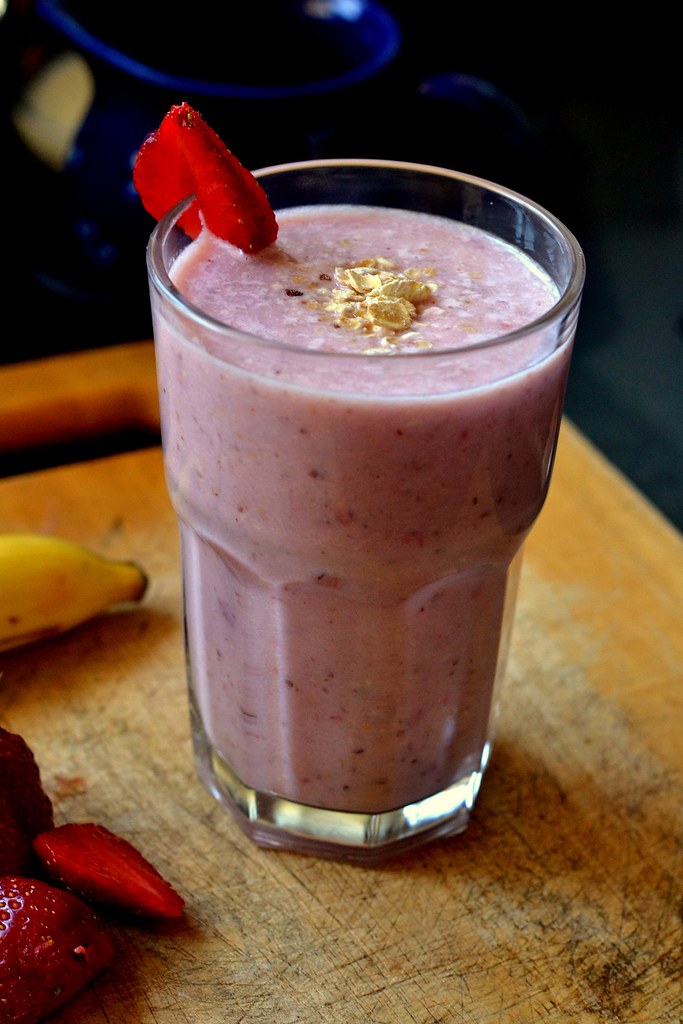 Nutritious Strawberry Oatmeal Smoothie