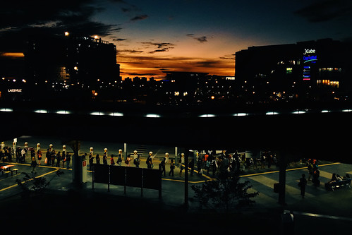 street sunset people sun night evening singapore asia transport trainstation bluehour mrt jurongeast vsco iphone4s jcube