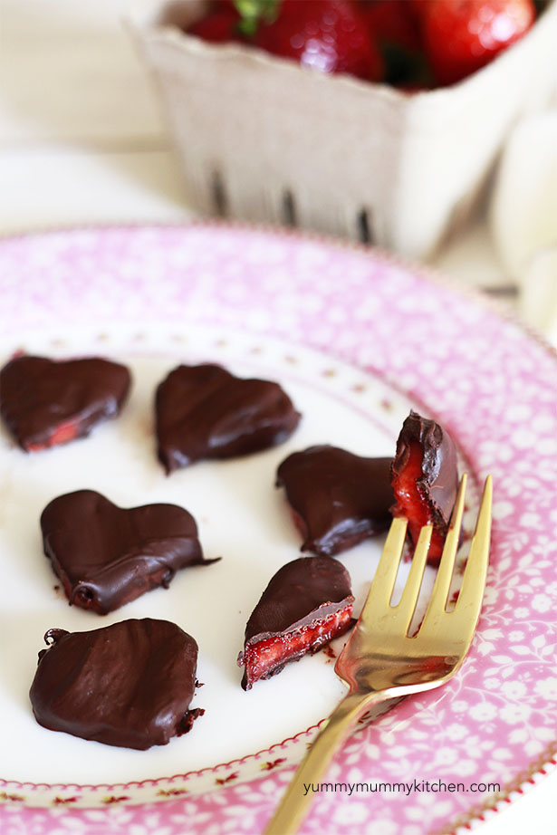healthy chocolate strawberries