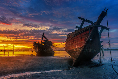 reflection abandoned beach sunrise boat seaside fishing village subject colourful epic sabah foreground kualapenyu