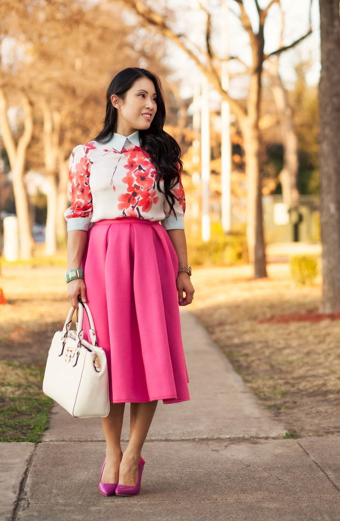 http://cuteandlittle.com | petite fashion blog | pink midi skirt, floral blouse, shoedazzle fuchsia pink darlene pumps | outfit